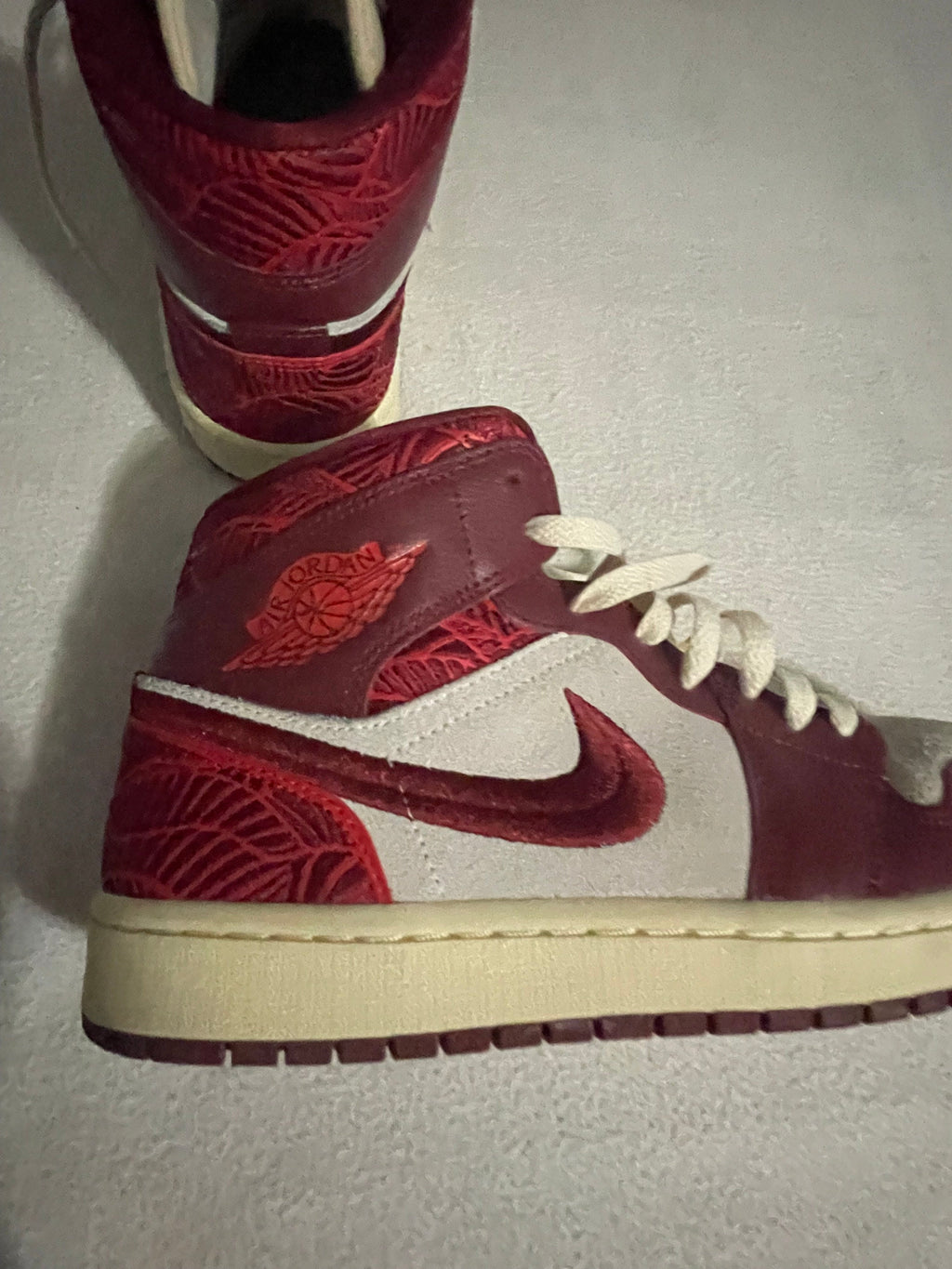 Air Jordan 1 Mid SE – Team Red / University Red-Sail (W)