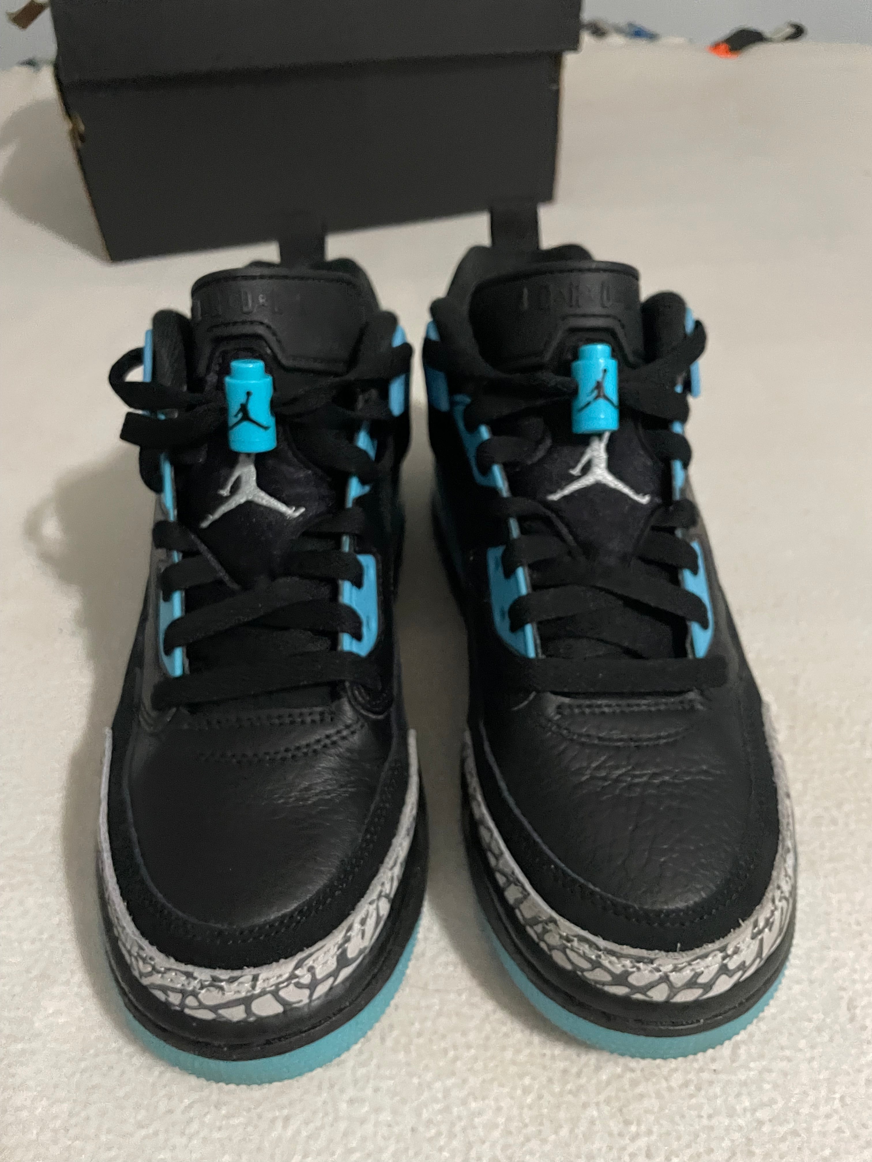 Jordan Spizike Low – Black / Powder Blue