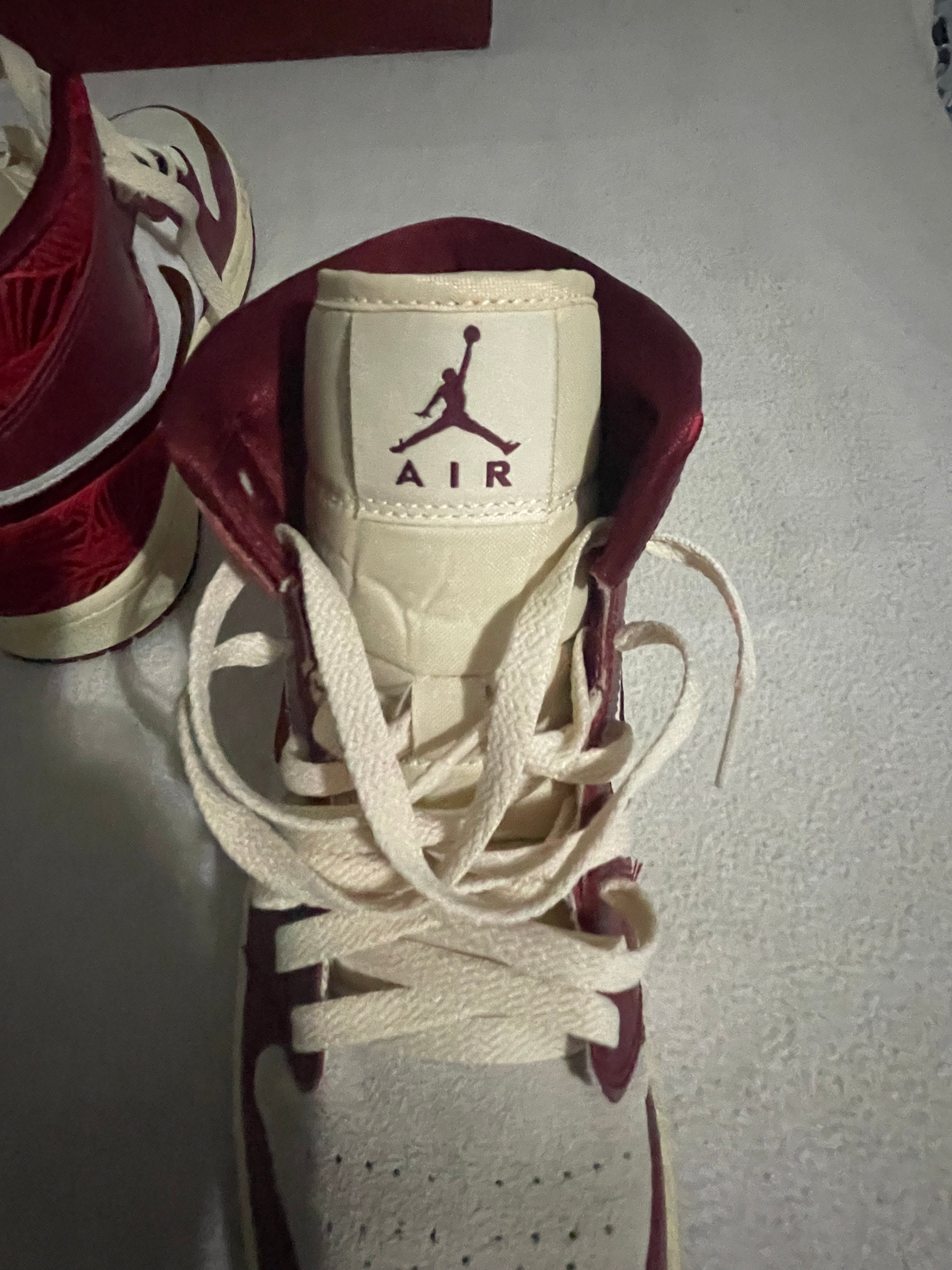Air Jordan 1 Mid SE – Team Red / University Red-Sail (W)