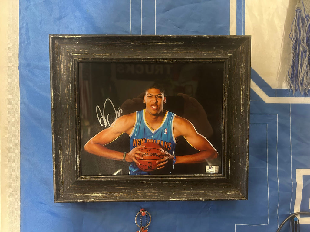 Anthony Davis Autographed 8x10 Photo – New Orleans Hornets – Beckett Authenticated (Framed)
